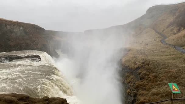 Gullfoss Folls Hvita River Canyon Iceland Slow Motion アイスランドの雄大な滝 ハイランド — ストック動画