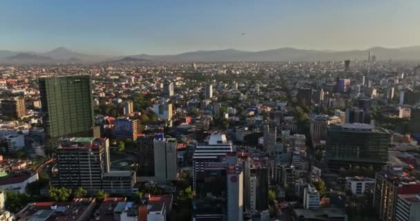 멕시코 V11 후아레즈와 노르테 지역을 가로질러 하늘을 Mavic Cine 황금빛 — 비디오