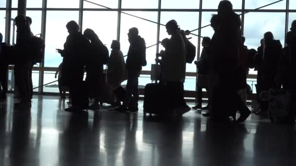 Warteschlange Vom Terminal Zum Boarding Gate Bewegt Sich Langsam — Stockvideo