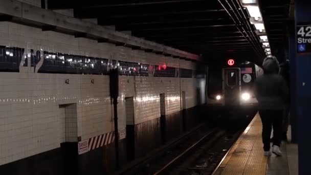 New York City Harlem Metrostation Perron Trein Aankomst Lijn Slow — Stockvideo