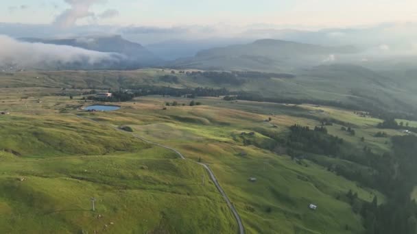 Aerial Video Sunrise Dolomites Mountains Shot Beautiful Meadows Seiser Alm — Stock Video