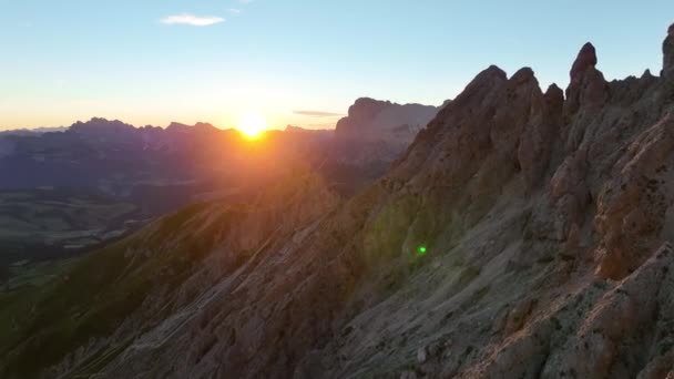 Nublado Día Después Tormenta Las Montañas Dolomitas Con Picos Montaña — Vídeos de Stock