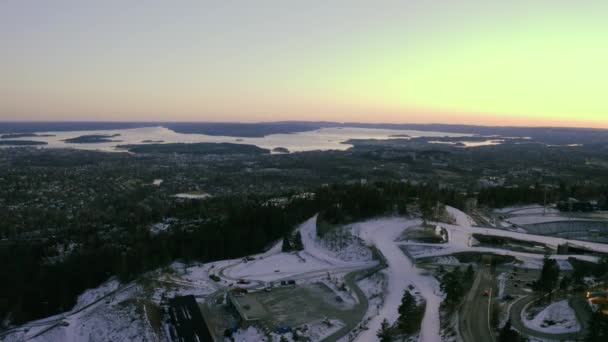 Oslo City Drone Pull Back Norwegian Sea Background Vinterpark Winterpark — Stock Video