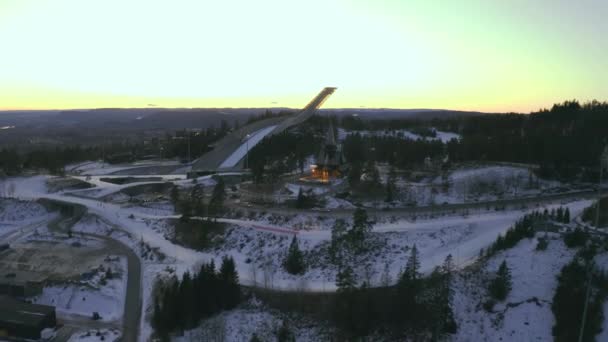 Salto Esqui Holmenkollbakken Oslo Vinterpark Winterpark Tryvann Drone Empurre Passado — Vídeo de Stock