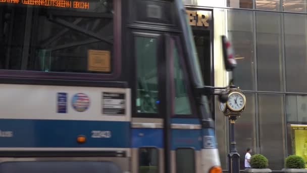 Imagens Câmera Lenta Vista Rua Frente Torre Trump — Vídeo de Stock