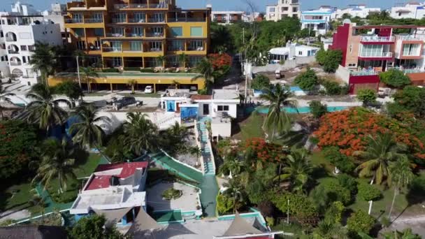 Zoom Out Shot Beautiful Colorful Houses Hotel Side Wonderful Beach — Stock Video