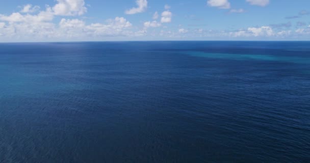 Les Eaux Bleues Océan Pacifique Hawaï Sous Ciel Nuageux Vue — Video