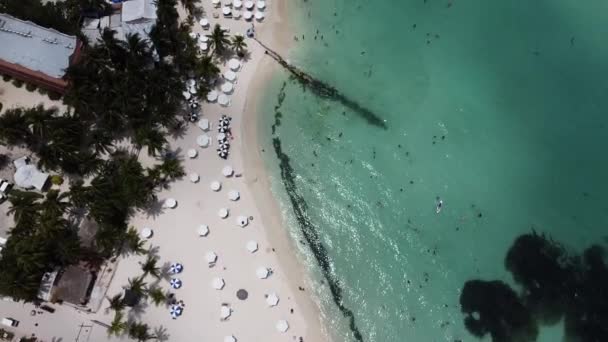 Sebuah Drone Ditembak Pantai Utara Yang Indah Dengan Pasir Putih — Stok Video