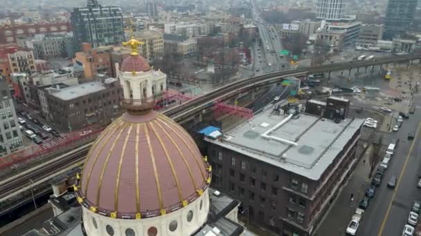 Drone Câmera Lenta Brooklyn Weylin Cidade Horizonte Trem Viaduto — Vídeo de Stock