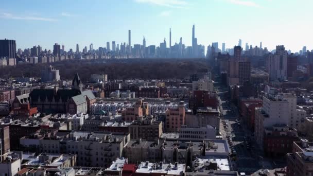 Harlem New York Şehrinin Üzerinde Manhattan Göbeğinde Uzun Bir Yerleşim — Stok video