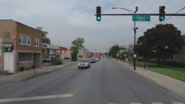 Carro Dirigindo Uma Das Pequenas Cidades Chicago Illinois — Vídeo de Stock