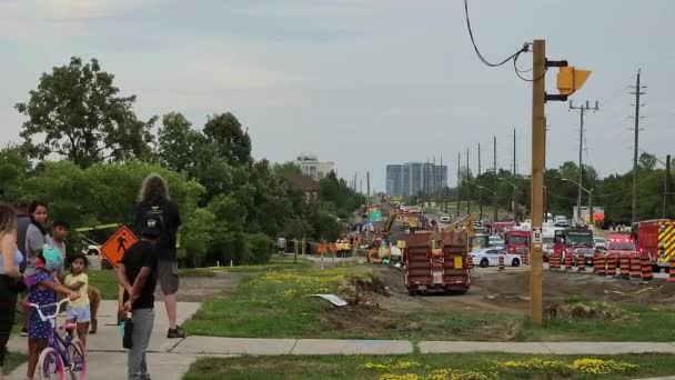 Familias Locales Observan Eventos Después Muerte Dos Trabajadores Construcción — Vídeos de Stock