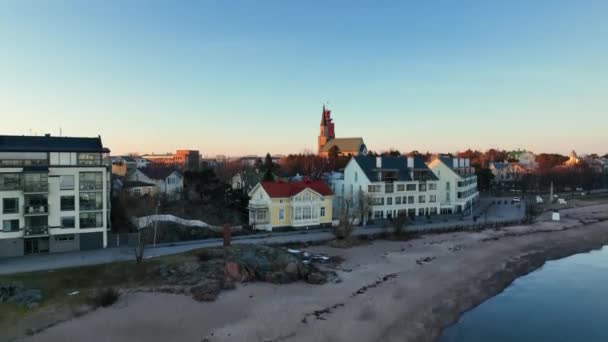 Luchtfoto Van Het Regatta Strand Stad Hanko Voorjaarsavond Finland Oplopend — Stockvideo