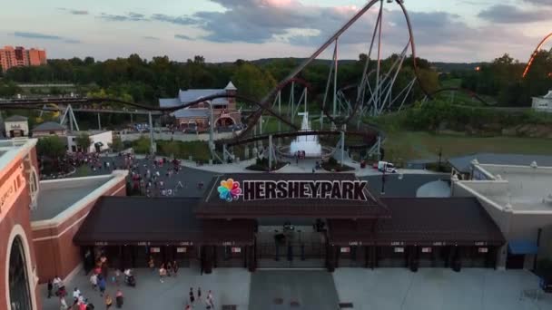 Nowy Odcinek Chocolatetown Hershey Park Candymonium Stali Roller Coaster Znakiem — Wideo stockowe