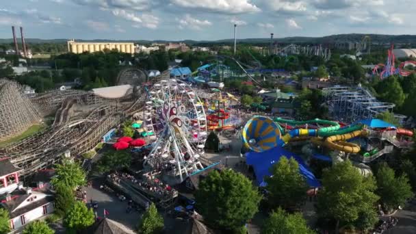 Hershey Park Ferris Wheel Waterpark Aerial Shot Amusement Park Thrill — Stock Video