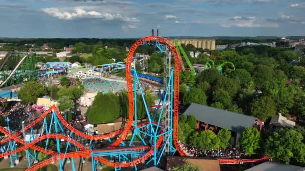 Montaña Rusa Fahrenheit Hersheypark Aerial Estableciendo Tiro Acero Rápido Emocionante — Vídeos de Stock