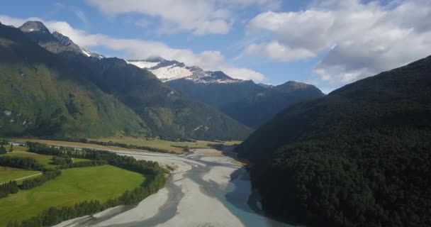 Vue Aérienne Une Merveilleuse Vallée Nouvelle Zélande Une Rivière Glacée — Video