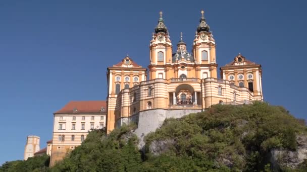 Slow Motion Avusturya Nın Melk Kentindeki Güzel Antik Manastıra Doğru — Stok video