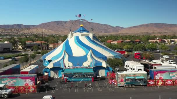 Цирк Карнавал Розміщені Парковці Великого Торгового Центру Повітря Великого Верхнього — стокове відео