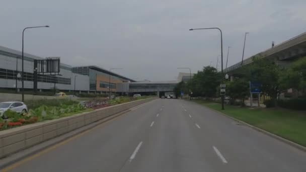 Pov Dirigir Sob Túnel Aeroporto Chicago Illinois — Vídeo de Stock