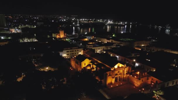 Orbita Aérea Iluminación Catedral Santo Domingo Por Noche República Dominicana — Vídeo de stock