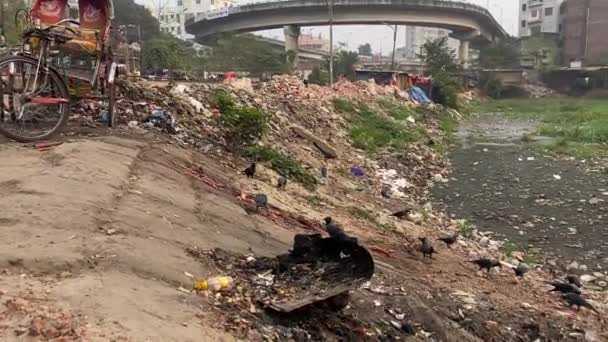 Dhaka Stad Voorsteden Bedekt Met Afval Overal Pan Rechts Uitzicht — Stockvideo