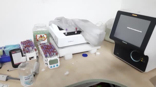 Equipamento Médico Teste Sangue Laboratório Ninguém Local Trabalho Laboratório Usa — Vídeo de Stock