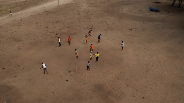 Junge Einheimische Spielen Volleyball Dorf Des Karo Stammes Omo Valley — Stockvideo