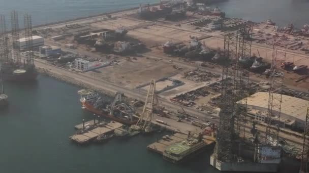 Dubai Limanı Vinçler Kargo Terminalleri Helikopter Pilotu Pov — Stok video