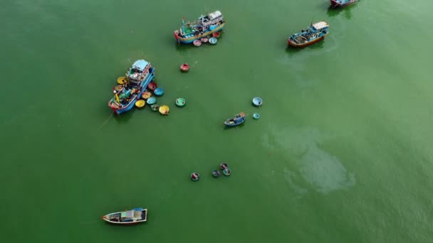 Lodě Kotvící Mui Vietnam Rybářský Přístav Letecký Svršek Dolů — Stock video