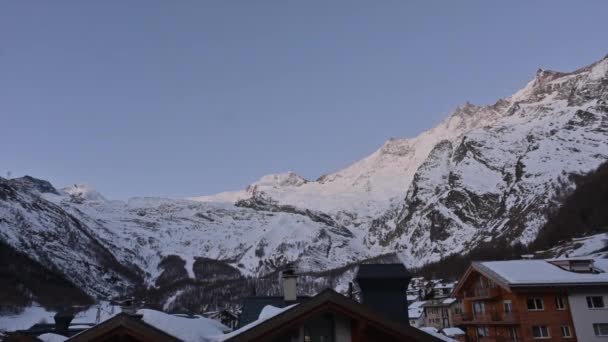 Východ Slunce Timelapse Teplou Barvou Slunce Pohoří Nachází Švýcarských Alpách — Stock video