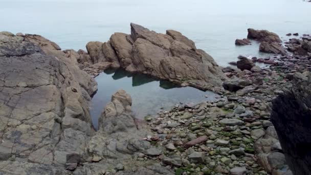 Aerial Drone Seaside Rock Pool Woody Bay Észak Devon Egyesült — Stock videók