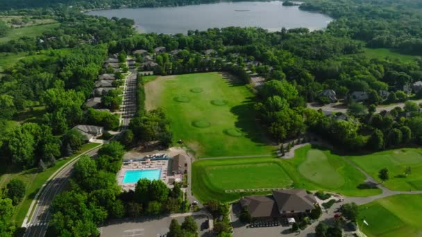 Tiro Dron Órbita Campo Prácticas Club Campo Con Una Tienda — Vídeos de Stock