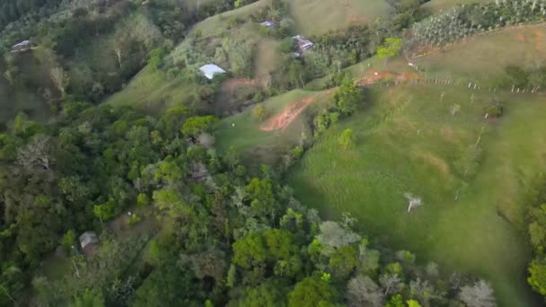 Drone Schot Vliegen Een Boerderij Breed Land Costa Rica — Stockvideo