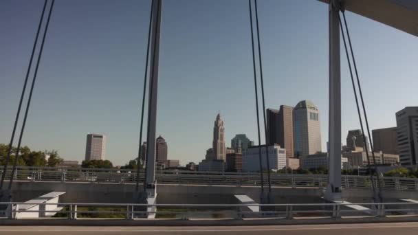 Columbus Ohio Skyline Main Street Bridge Gimbal Video Walking Sideways — Stock Video