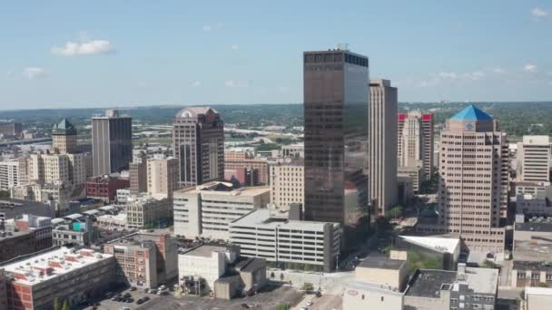 Dayton Ohio Skyline Rio Com Vídeo Drone Movendo Esquerda Para — Vídeo de Stock