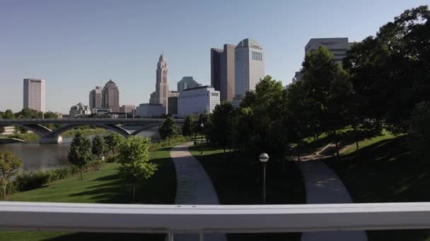 Columbus Ohio Skyline Dengan Video Gimbal Berjalan Menyamping — Stok Video