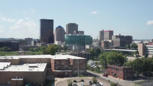 Dayton Ohio Skyline Tiro Largo Com Vídeo Drone Movendo Para — Vídeo de Stock