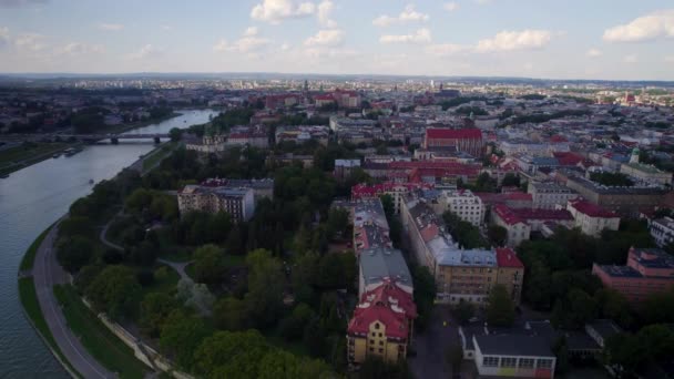 Luftaufnahme Der Weichsel Und Der Krakauer Stadtgebäude Und Wohnhäuser Polen — Stockvideo