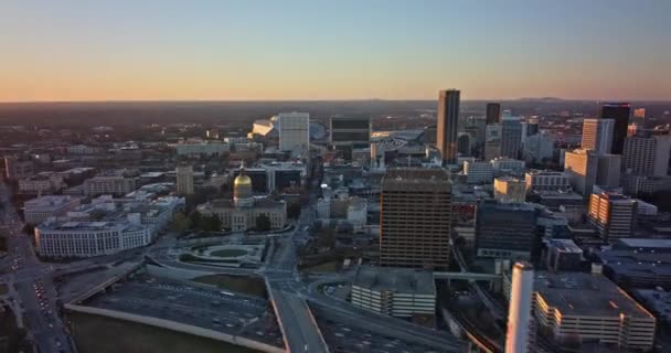 Atlanta Aerial V802 Hiperlapse Reverse Flyover Sweet Auburn Rejestrując Ruch — Wideo stockowe