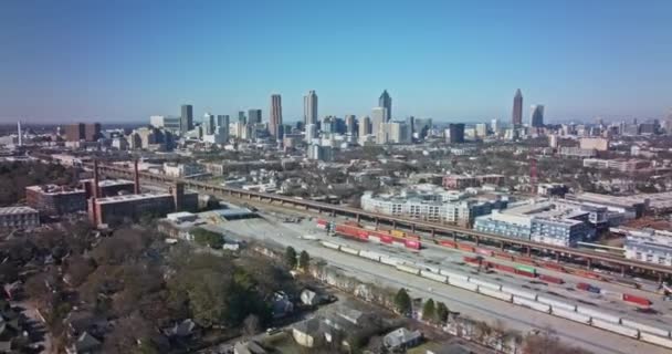 Atlanta Aerial V799 Hyperlapse Tracking Shot Cabbagetown Hulsey Yard Capting — Vídeos de Stock