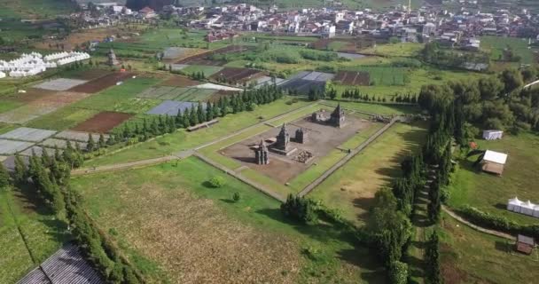 Luchtfoto Van Arjuna Temple Dieng Region Tijdens Zonnige Dag Centraal — Stockvideo