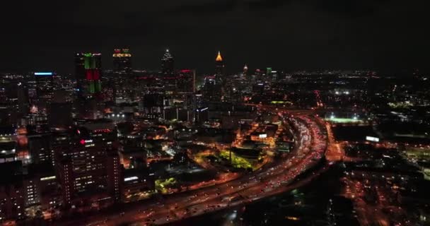 Atlanta Aerial V794 Zur Errichtung Einer Abgeschossenen Drohne Überflug Des — Stockvideo