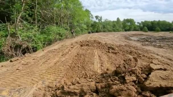 Pov Durante Operação Skid Steer Loader Dois Passes Para Suavizar — Vídeo de Stock