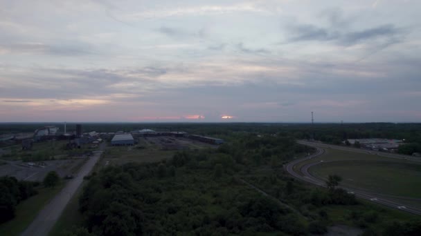Ένα Drone Shot Της Γης Πράσινο Εργοστάσιο Γεωργίας Τομέα Pin — Αρχείο Βίντεο