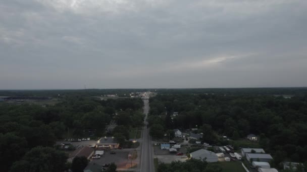 Drone Aéreo Sobre Uma Estrada Principal Junto Com Bylanes Uma — Vídeo de Stock