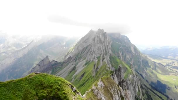 Luftüberflug Über Die Felswände Des Schaflergrats Appenzell Schweiz Zum Altenturm — Stockvideo