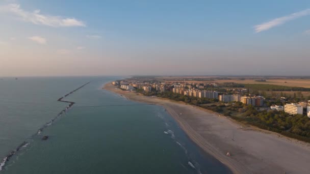 Timelapse Typical Adriatic Beach Umbrellas Gazebos Background Lido Adriano Town — Wideo stockowe