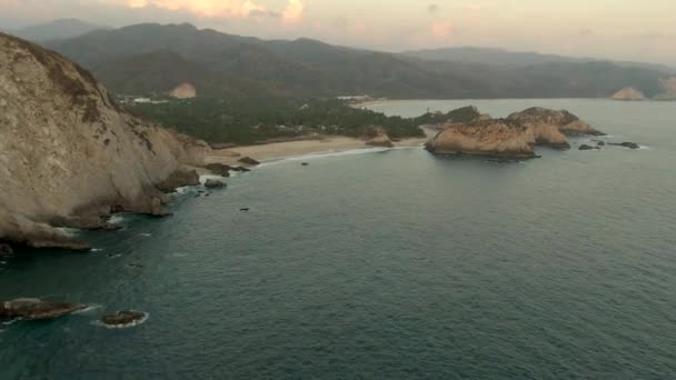 Scenic Seascape Playa Maruata Michoacan Mexico Drone Shot Vanuit Lucht — Stockvideo