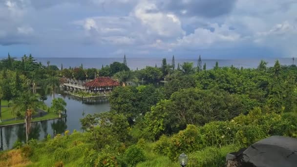 Ujung Sarayı Karangasem Bali Adası Endonezya Kraliyet Bahçeleri Binalar Havuzlar — Stok video